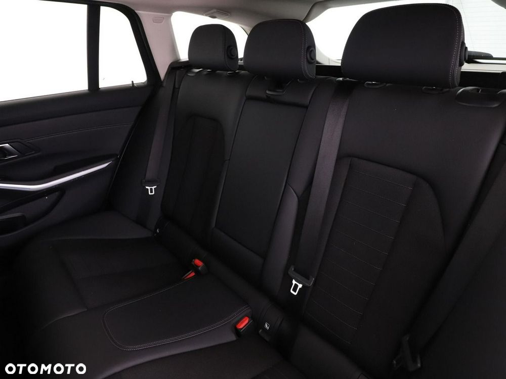 BMW Seria 3 320e PHEV xDrive - 19