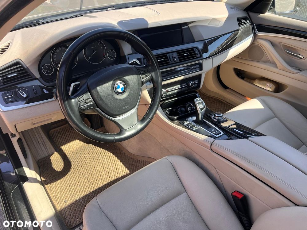 BMW Seria 5 523i - 7