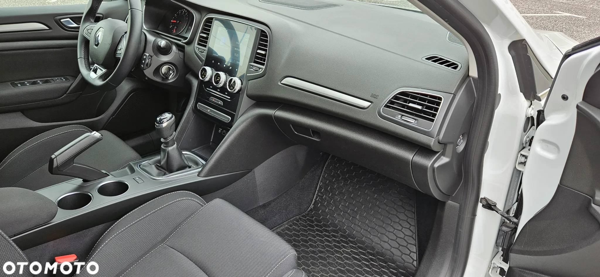 Renault Megane 1.3 TCe FAP Zen - 13