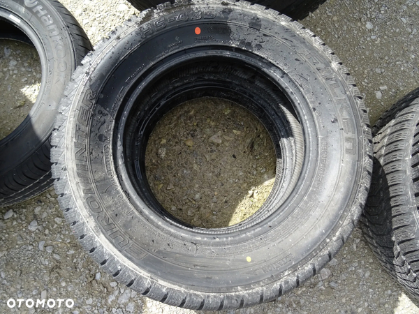 Opony Falken zimowe dwie sztuki 195/70 R15 1410
