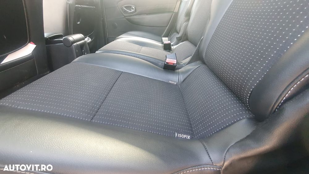 Renault Grand Scenic - 12