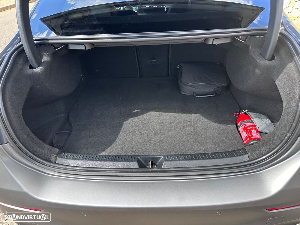 Mercedes-Benz A 250 Limousine - 15