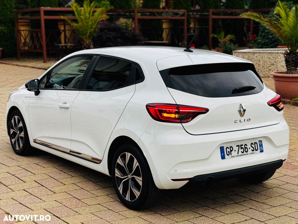 Renault Clio - 8