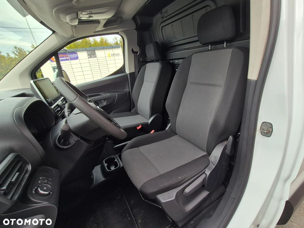 Opel COMBO - 23