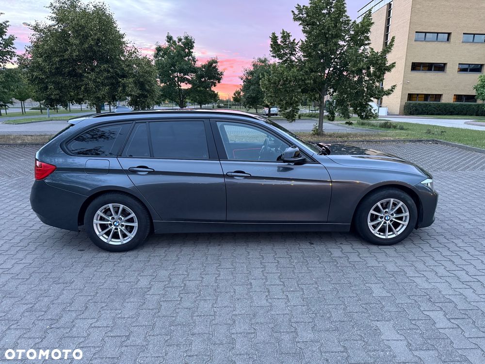 BMW Seria 3 318d - 4