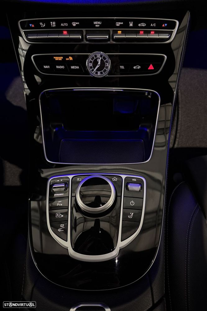 Mercedes-Benz E 300 de AMG Line - 53