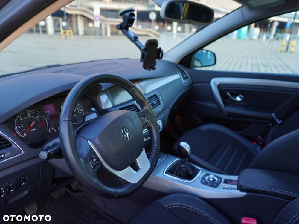 Renault Laguna dCi 110 FAP Paris - 6