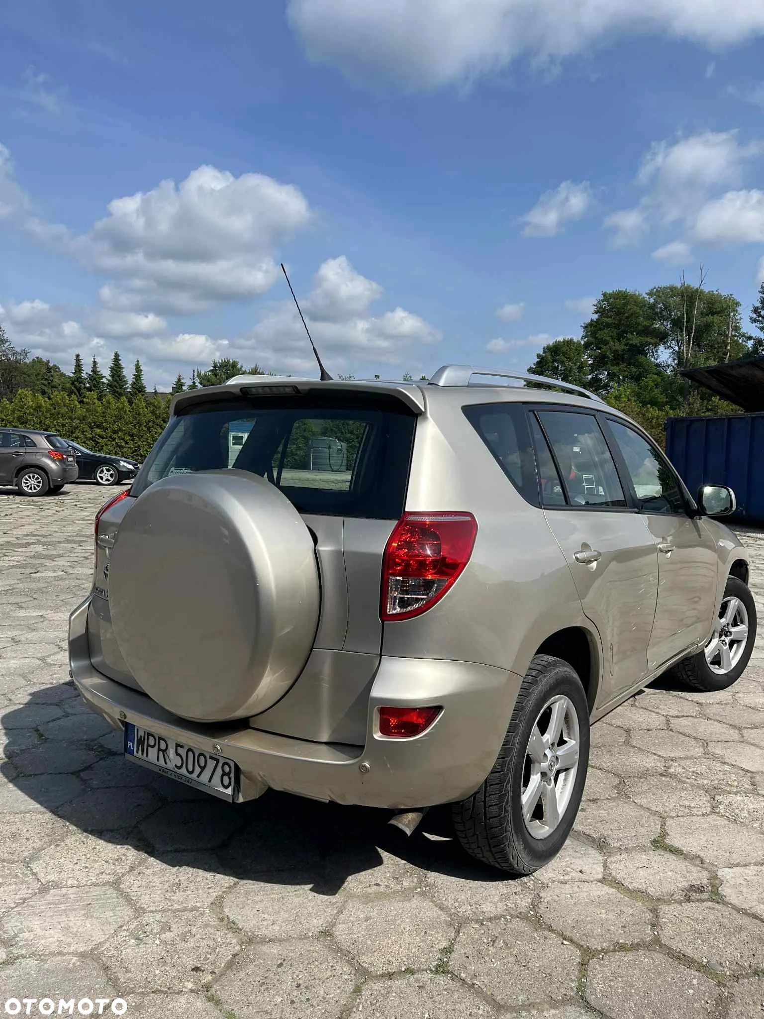 Toyota RAV4 - 13