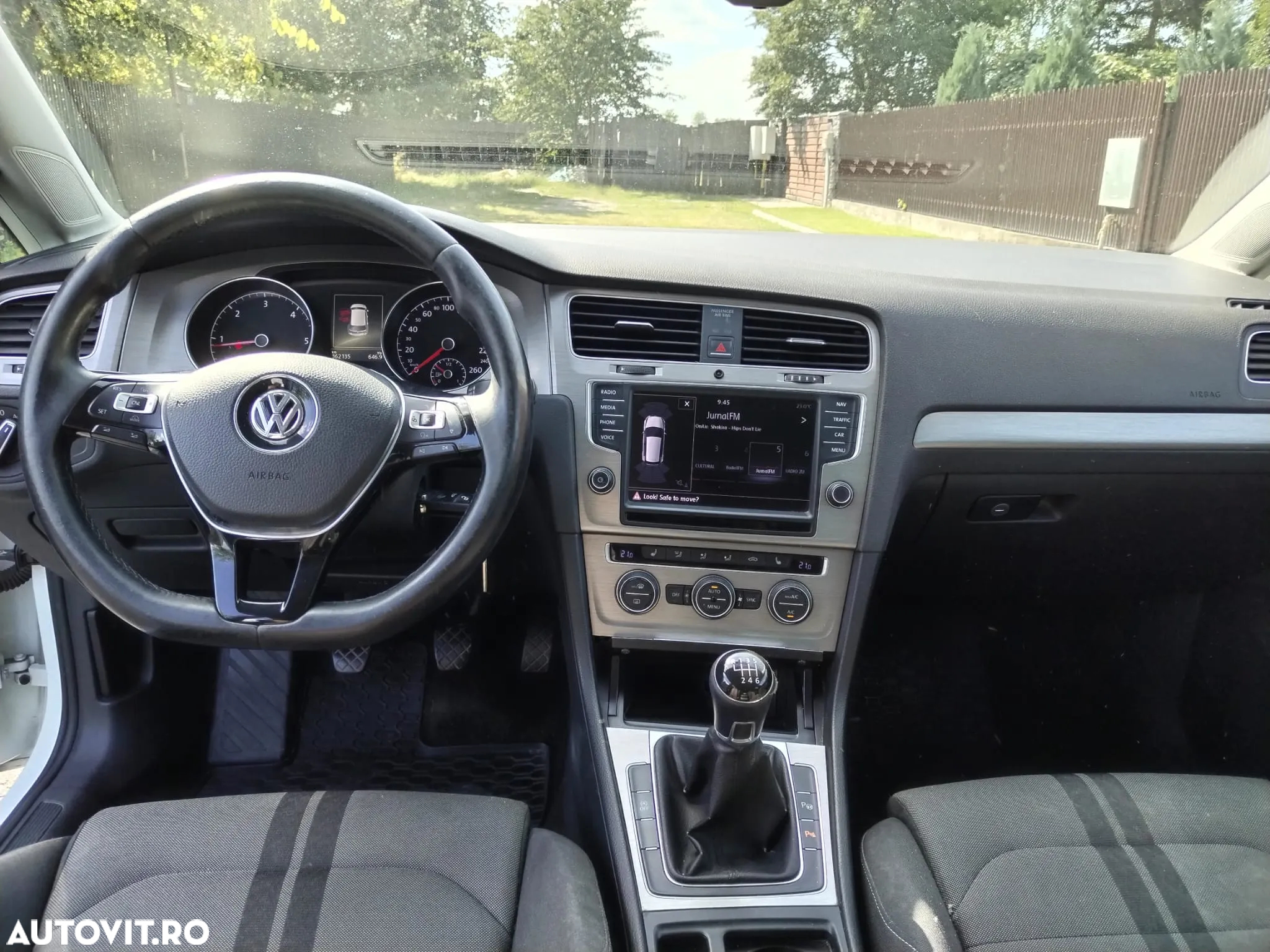 Volkswagen Golf 1.6 TDI BMT Comfortline - 8