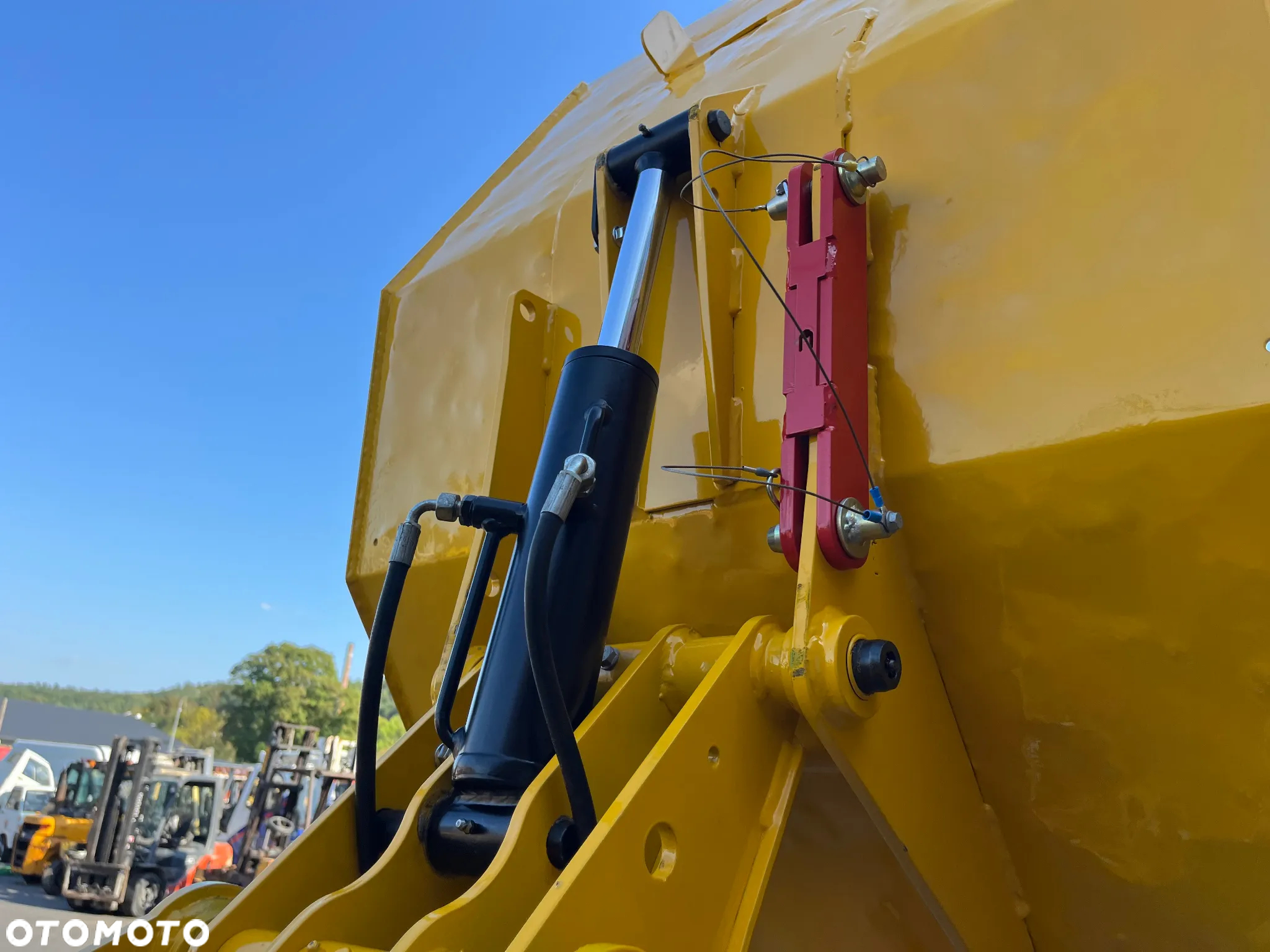 Thwaites MACH 201 - 22