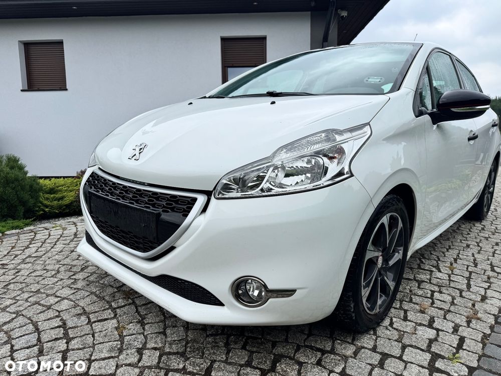 Peugeot 208 - 3