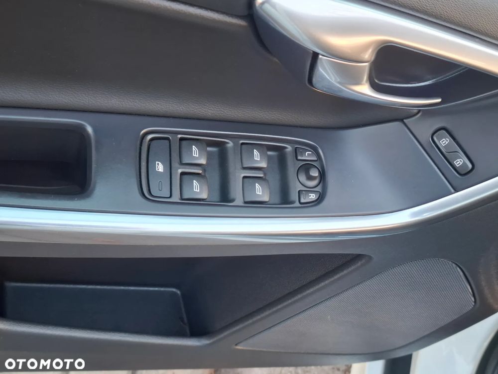 Volvo XC 60 D3 Geartronic Summum - 20