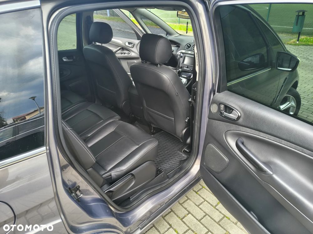 Ford S-Max - 33