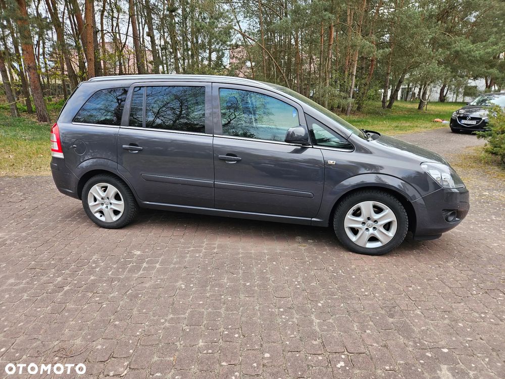 Opel Zafira - 2