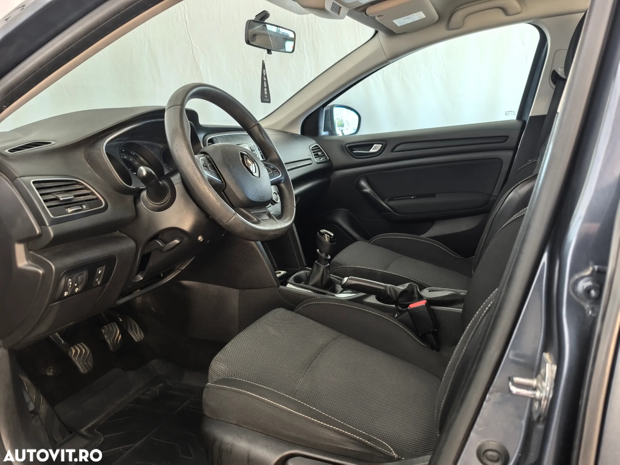 Renault Megane ENERGY TCe Zen - 10