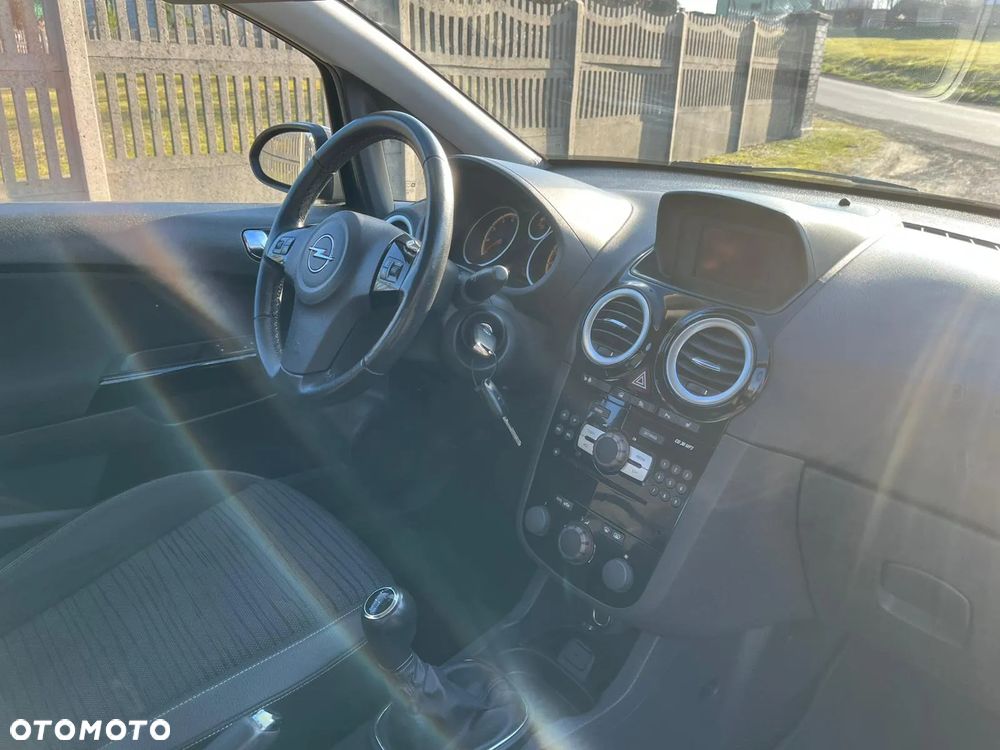 Opel Corsa 1.4 16V Innovation - 15