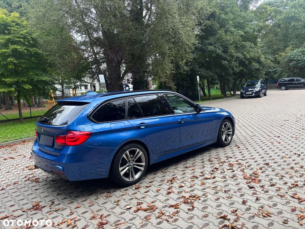 BMW Seria 3 320d xDrive - 13