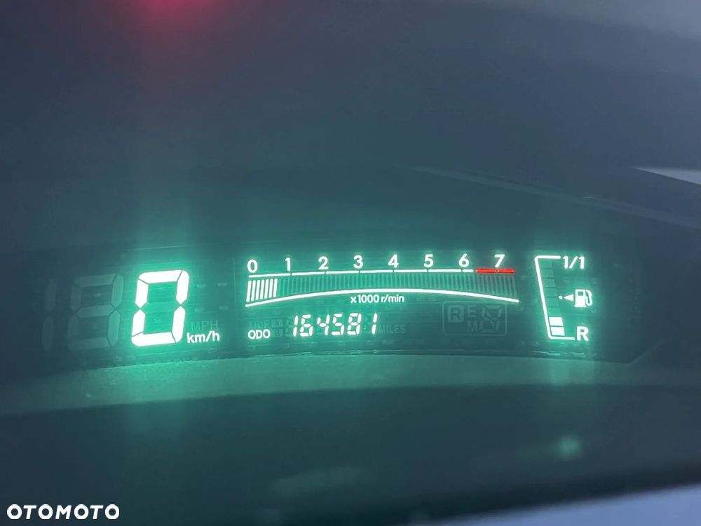 Toyota Yaris 1.3 Terra - 11