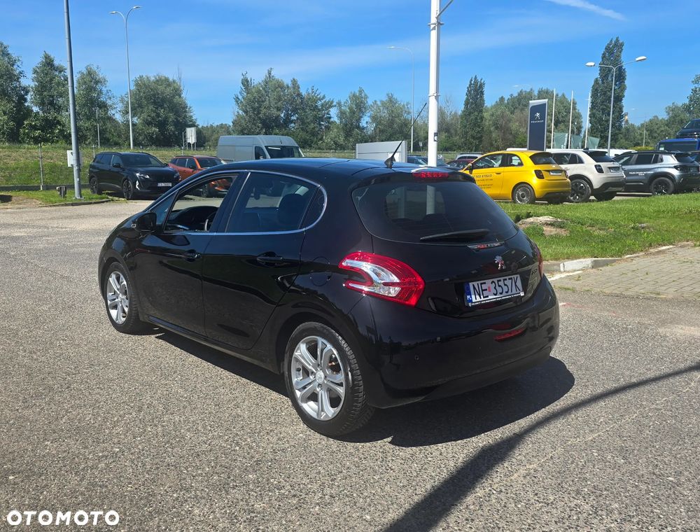 Peugeot 208 95 VTI Allure - 3