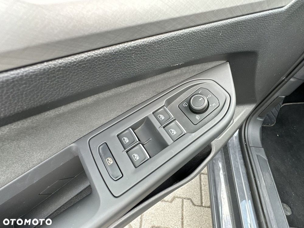 Volkswagen Golf - 29