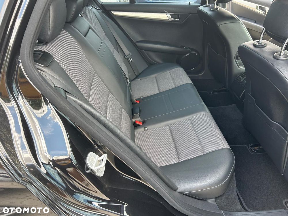 Mercedes-Benz Klasa C 220 CDI DPF (BlueEFFICIENCY) 7G-TRONIC - 21