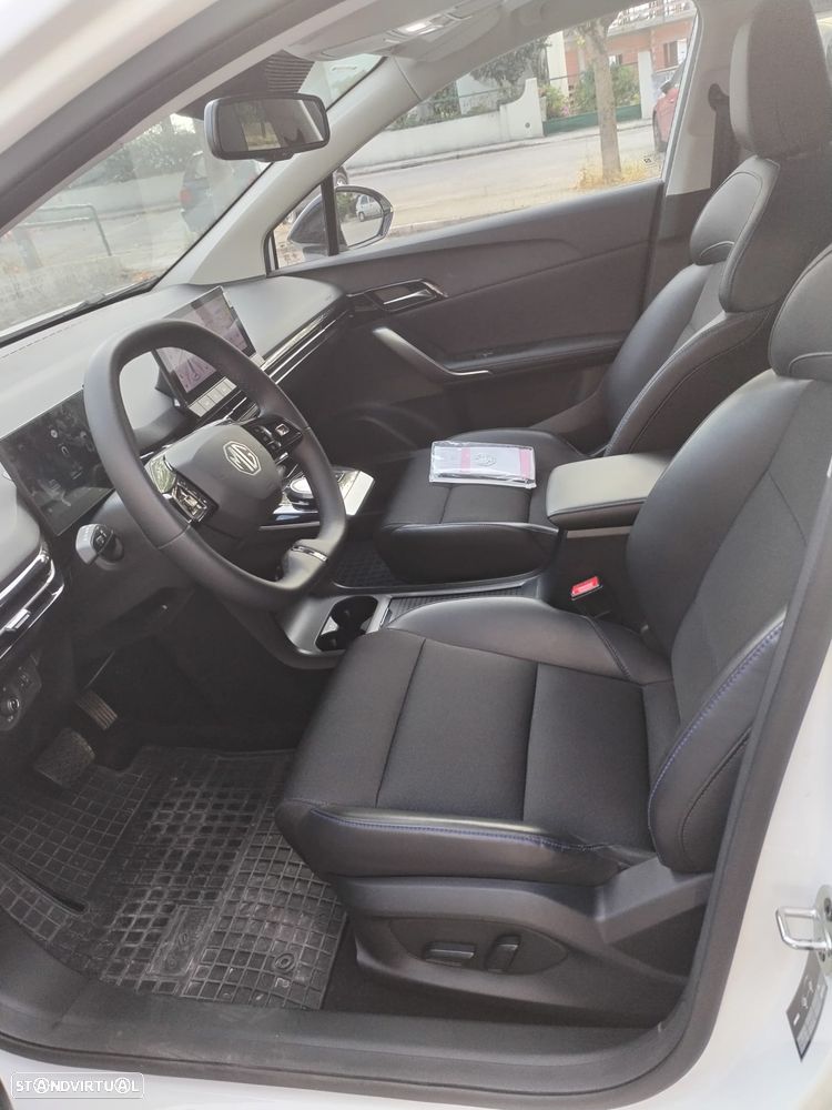 MG MG4 64 kWh Luxury - 10
