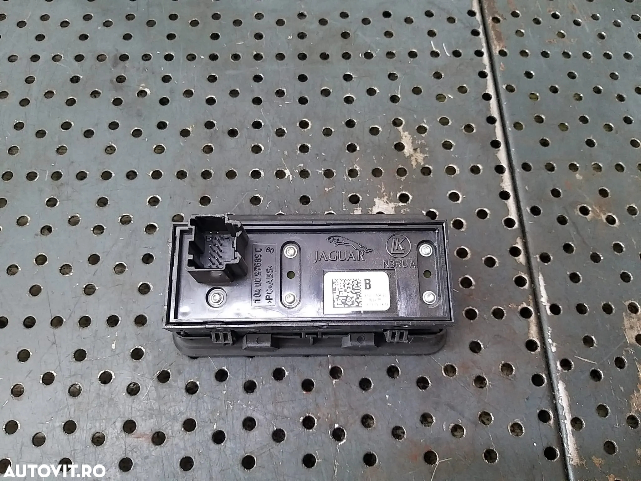Buton deschidere portbagaj reglaj faruri land rover range rover evoque l538 bj3211654bb - 2