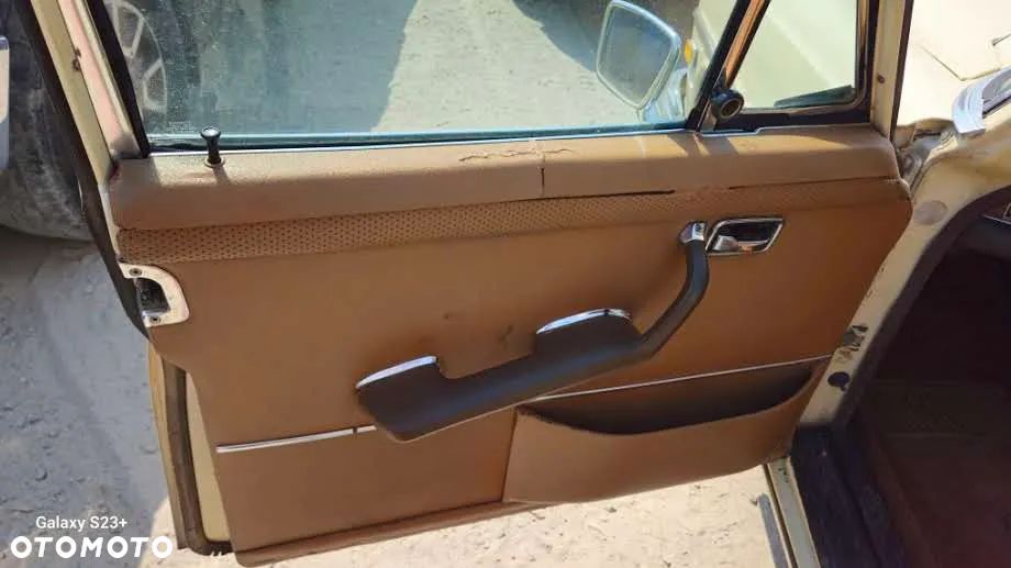Mercedes-Benz 280 - 12