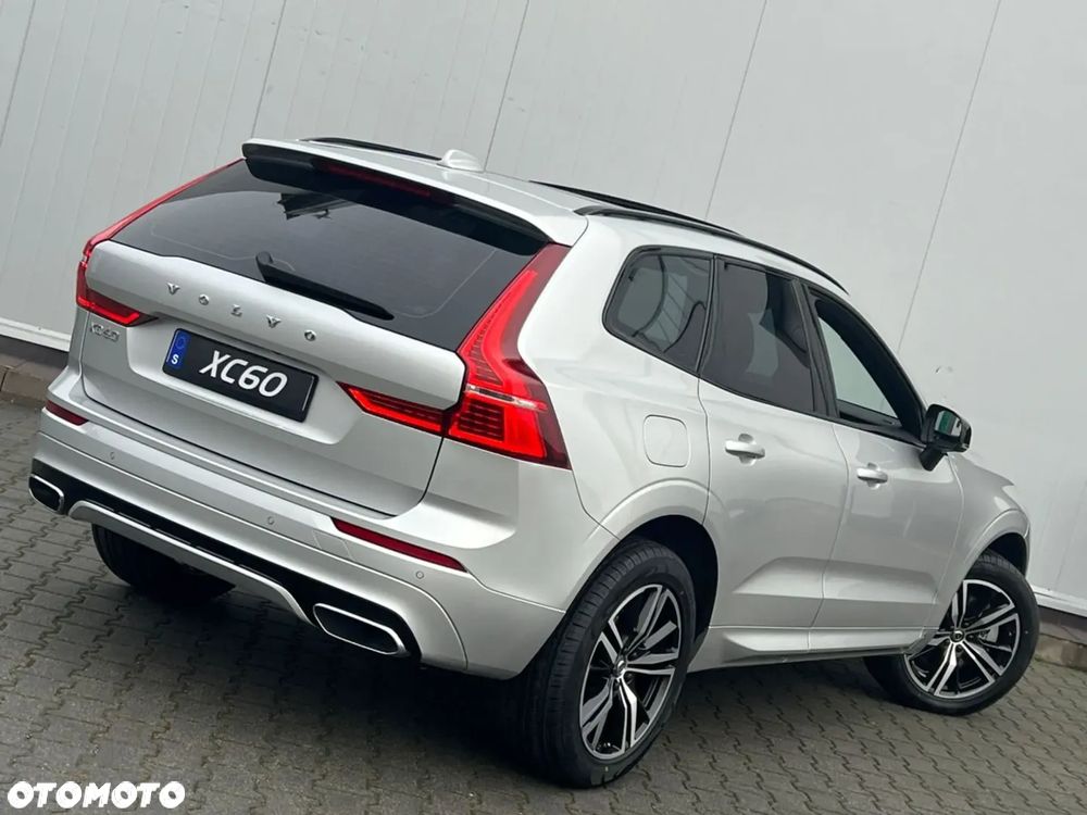 Volvo XC 60 T5 AWD R-Design - 8