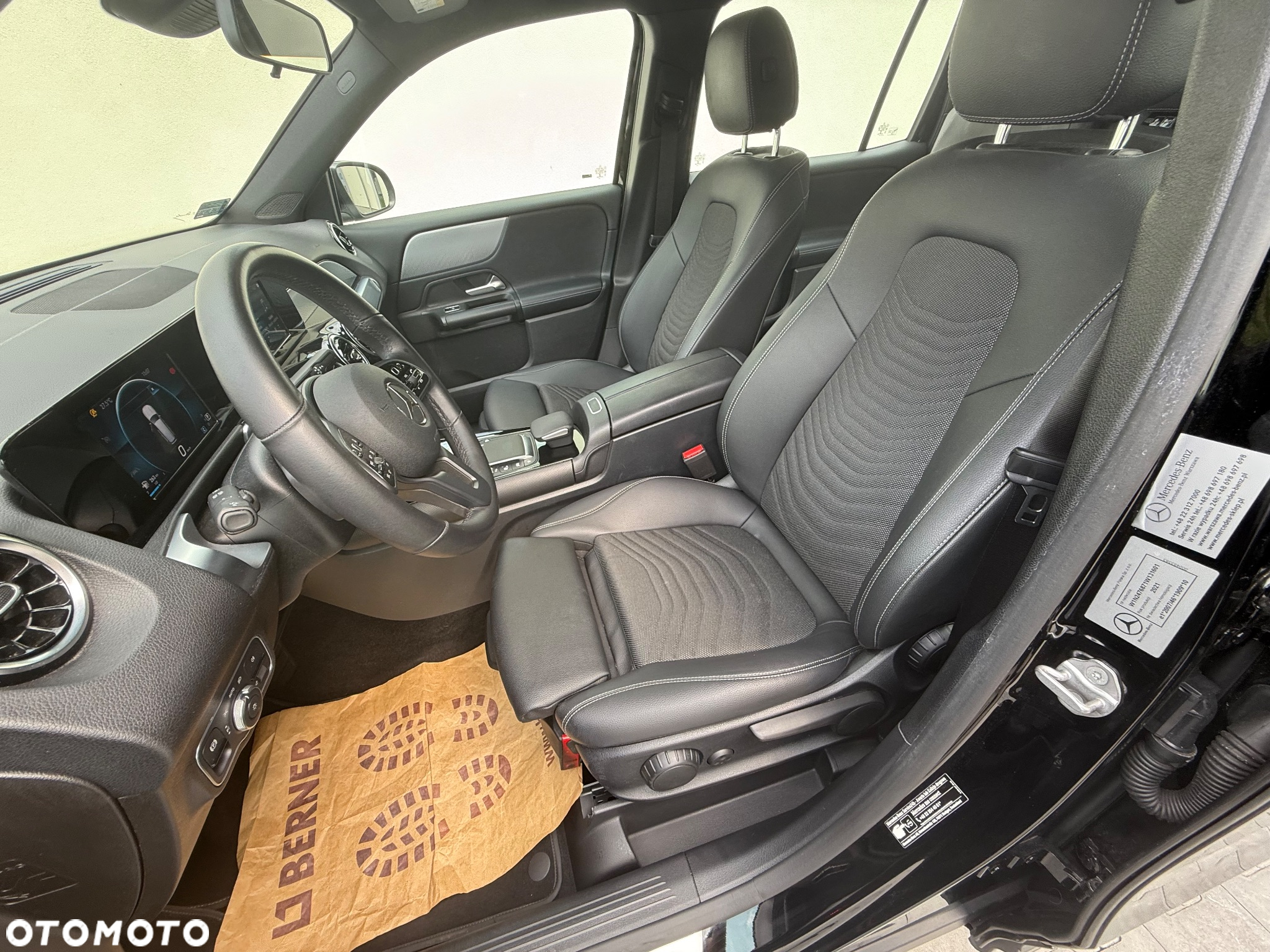 Mercedes-Benz GLB 200 7G-DCT - 16