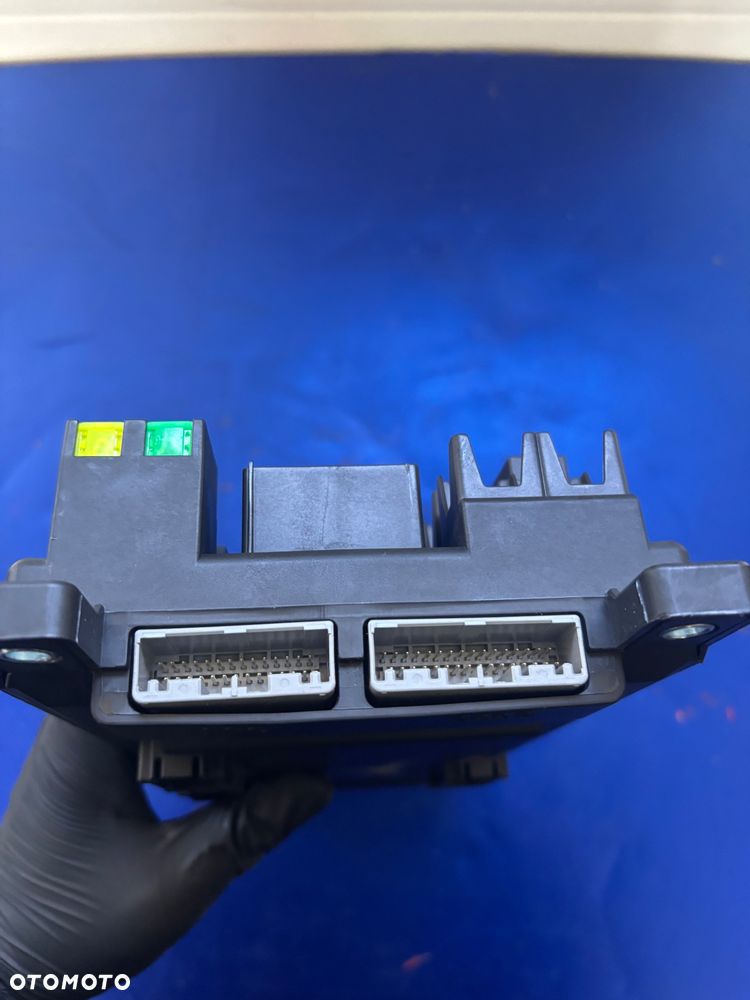 RANGE ROVER EVOQUE SKRZYNKA MODUŁ BEZPIECZNIKÓW 3521A T510 - 4