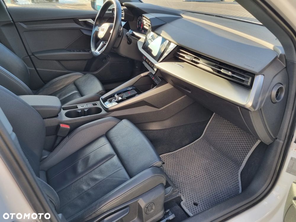 Audi A3 Sportback 35 TFSI S tronic - 11