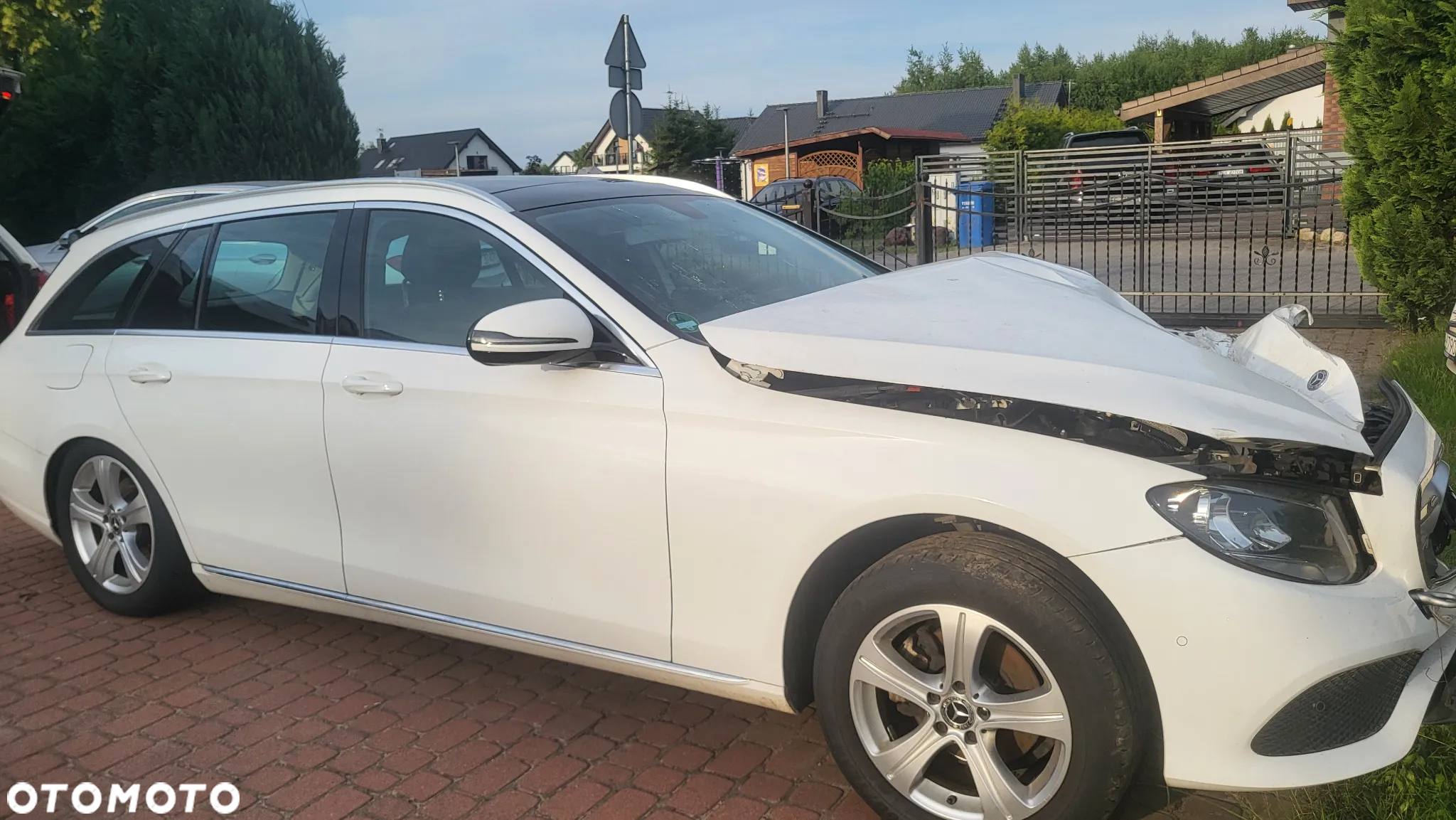 Mercedes-Benz Klasa E 220 d 4Matic T 9G-TRONIC - 21