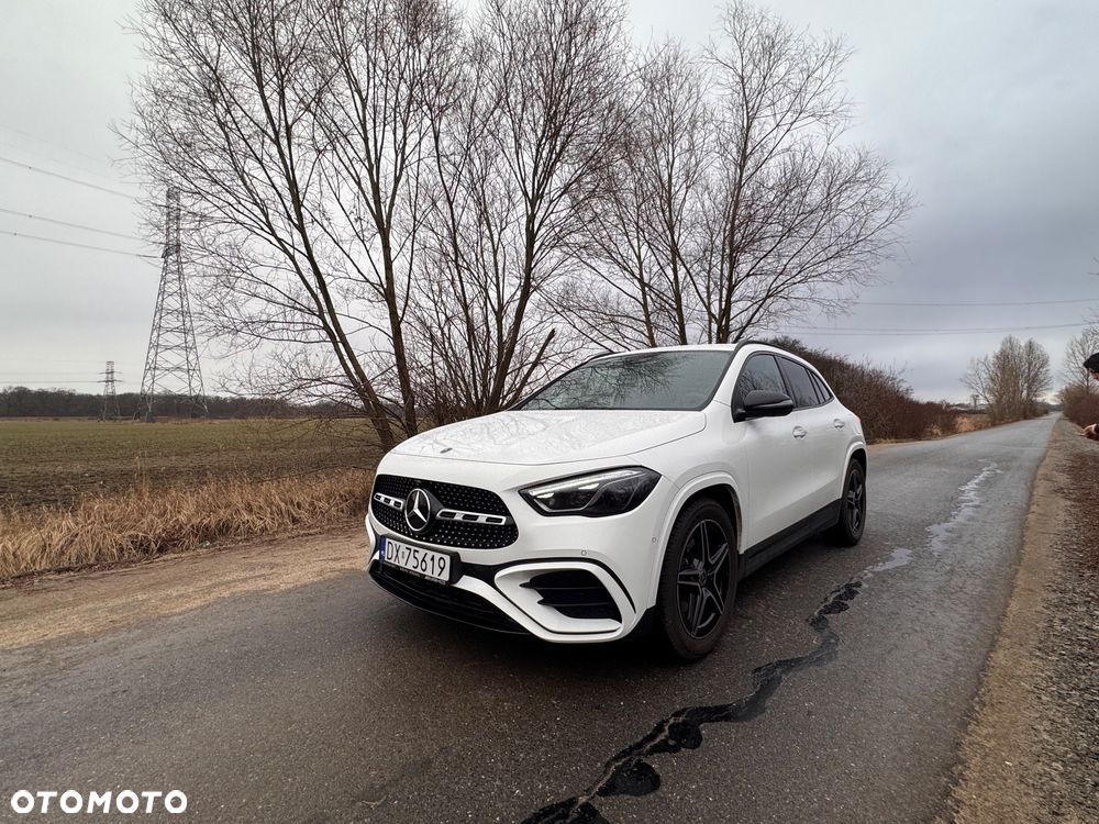 Mercedes-Benz GLA 200 AMG Line - 2
