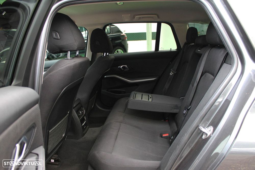 BMW 330 e Touring Auto - 29