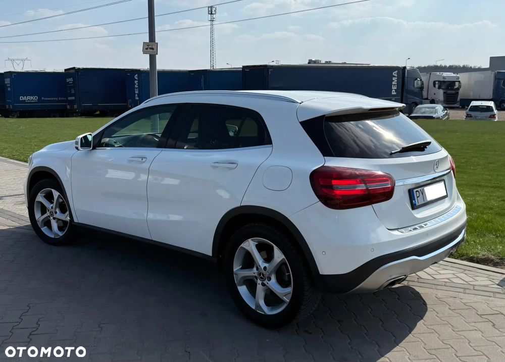 Mercedes-Benz GLA 200 7G-DCT - 8