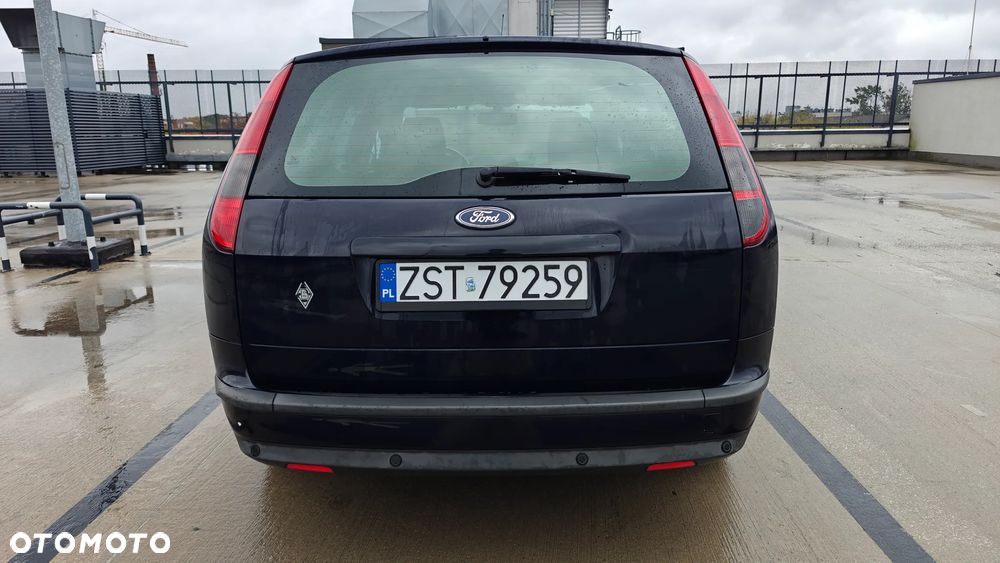 Ford Focus 1.6 Ghia - 12