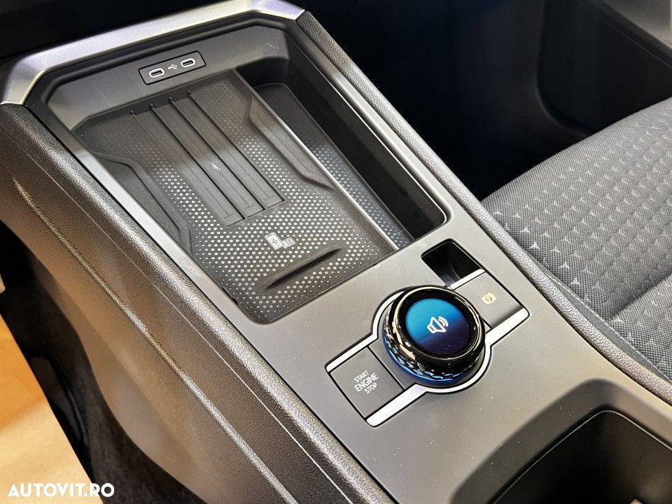 Volkswagen T-Roc - 13