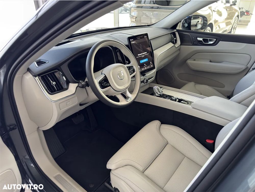 Volvo XC 60 B5 MHEV AT AWD Ultimate Dark - 8