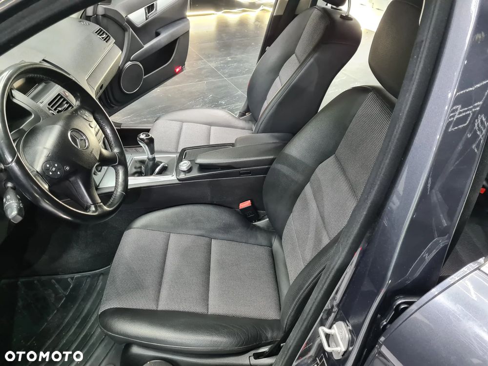 Mercedes-Benz Klasa C 180 BlueEFFICIENCY Avantgarde - 21