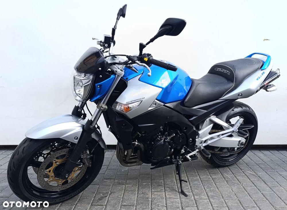 Suzuki GSR - 3