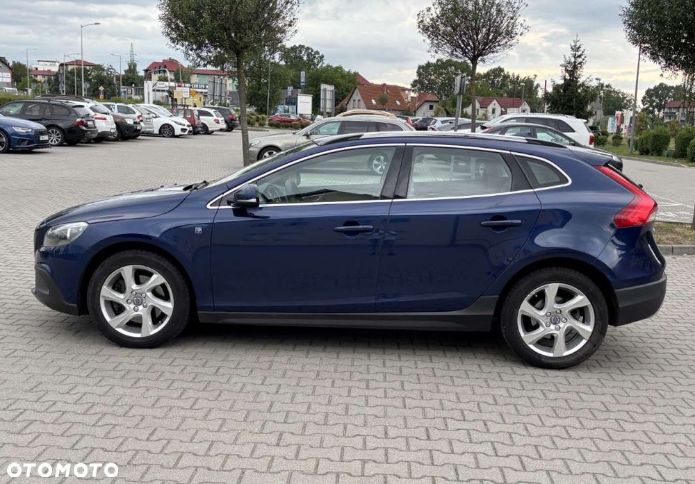 Volvo V40 Cross Country - 4