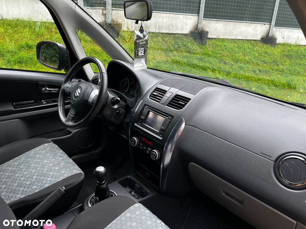 Suzuki SX4 1.6 Comfort Plus - 6