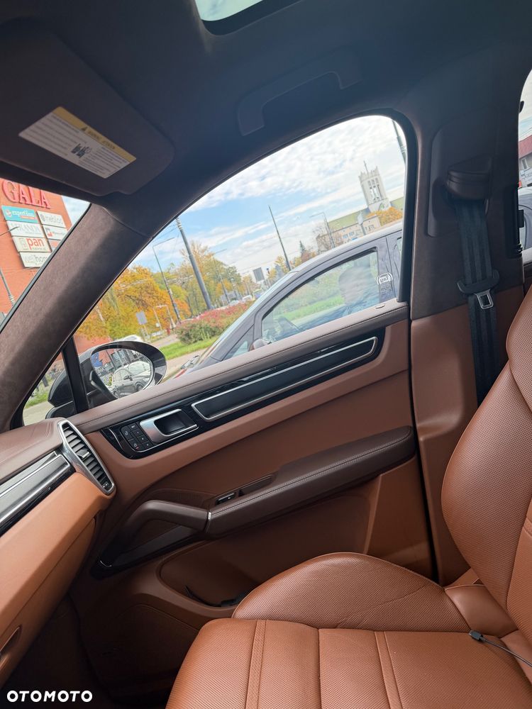 Porsche Cayenne 2023 photo 3