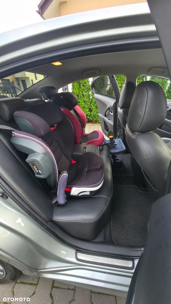 Toyota Avensis 2.0 Premium MS - 21