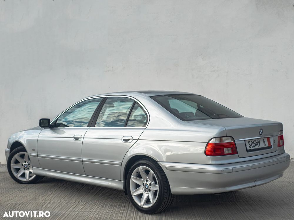 BMW Seria 5 520iA - 5