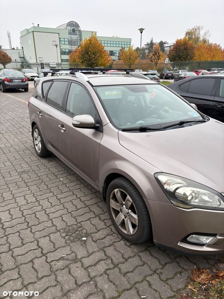 Kia Ceed 2010 photo 2