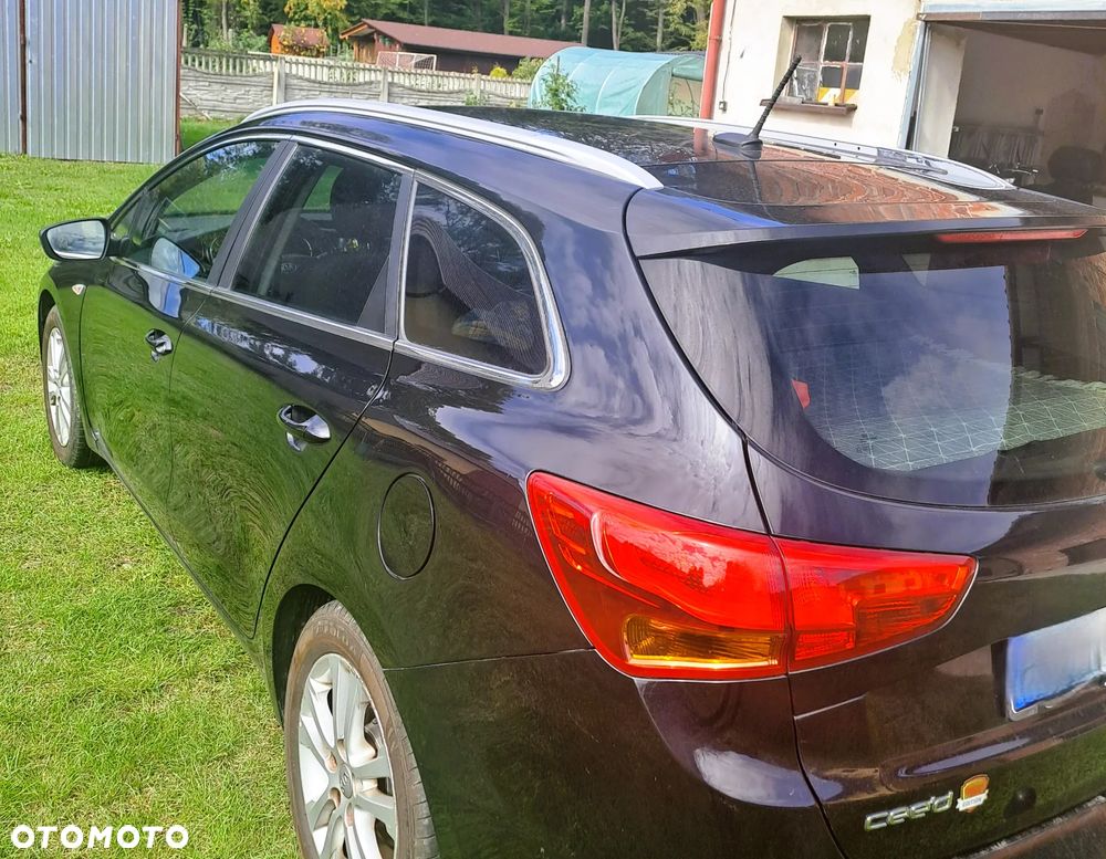 Kia Ceed 1.6 CRDi 128 Dream Team Edition - 2