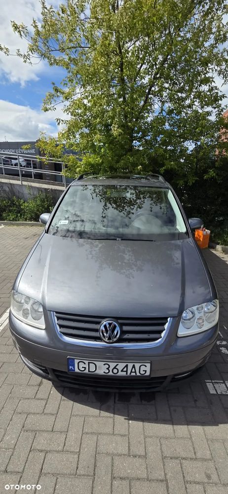 Volkswagen Touran 1.9 TDI DPF Highline - 3