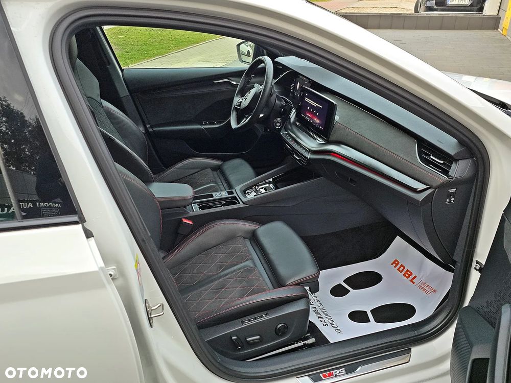 Skoda Octavia 2.0 TDI DSG RS - 33